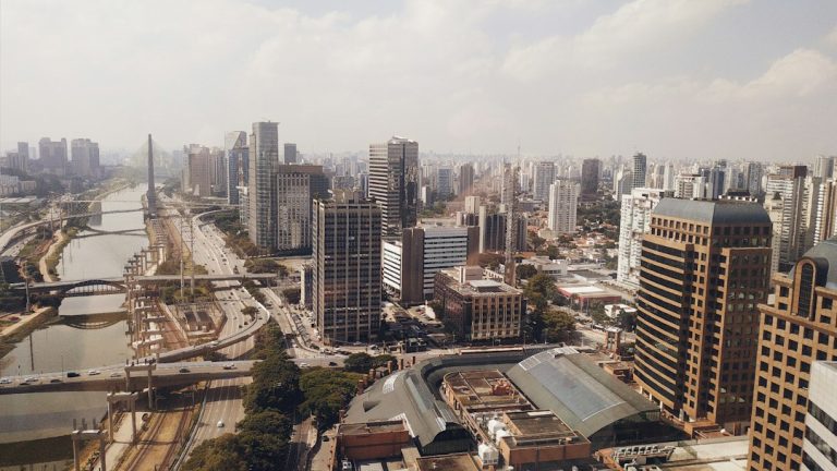 FAR integra Indie Capital e alcança R$ 1 bilhão sob gestão em renda variável